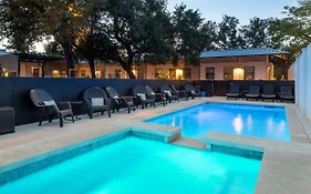 Flora And Fauna Hotel Wimberley